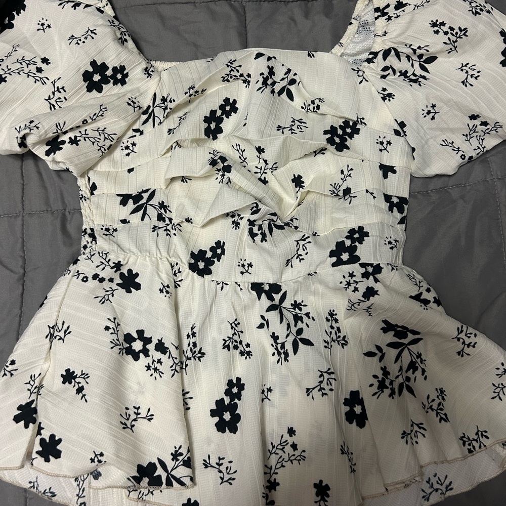 SHEIN White Ruffled Peplum Blouse